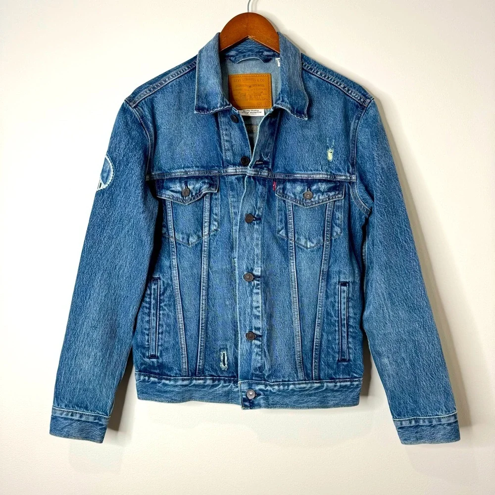 Levi’s‎ Distressed Peace Sign Embroidered Oversized Denim Jean Trucker Jacket
